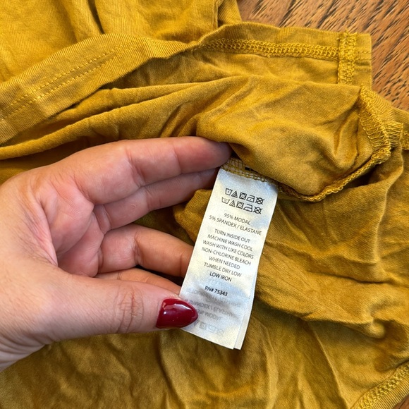 Tahari Long Sleeve Top - Picture 5 of 7